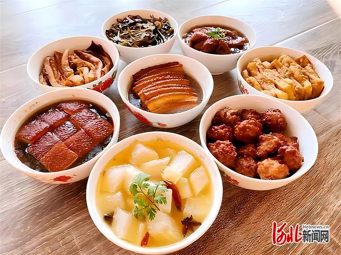 正定八大碗。 河北日报资料片