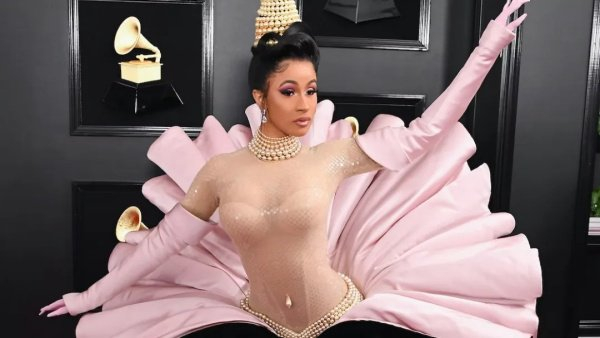 Cardi B 2019年穿着Mugler礼服是里程碑式的营销事件