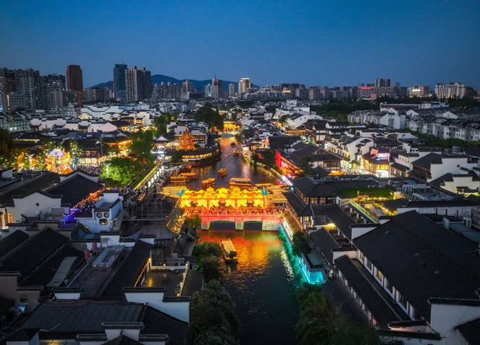 南京日报/紫金山新闻记者 董家训