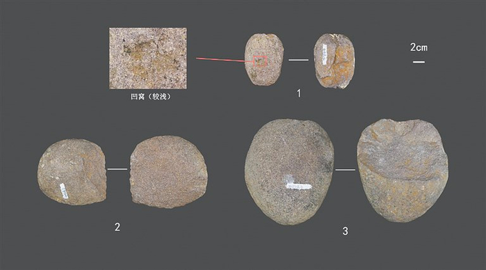 资料图：考古人员在昌江钱铁洞采集的石制品。