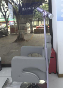 ▲自助吹发（《消费者报道》记者摄）