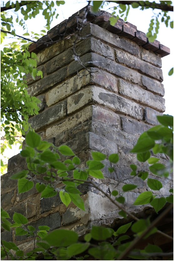 用城砖垒砌的烟囱