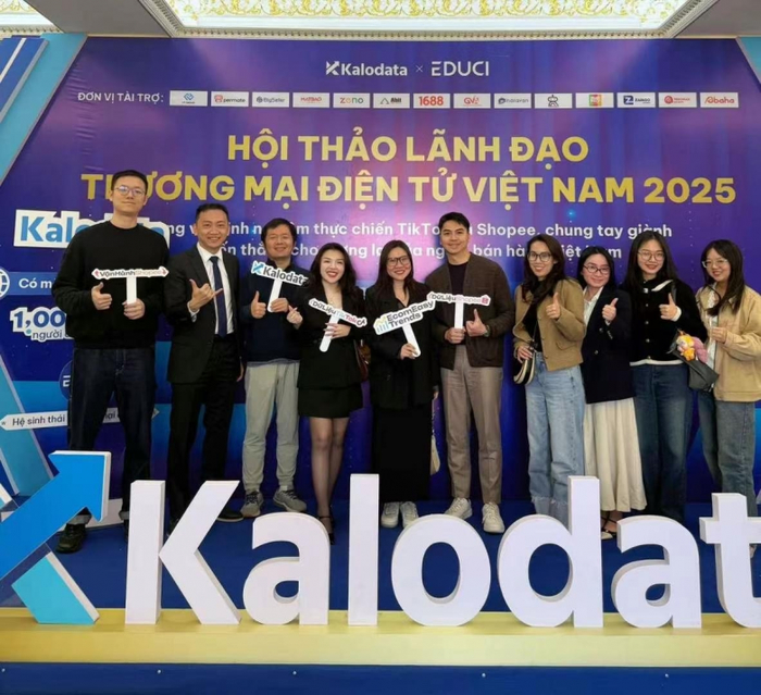图一:众多品牌商打卡Kalodata-Bo“向阳而生”品牌商大会
