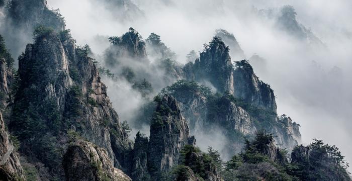 老君山峰林揽胜。潘跃运/摄