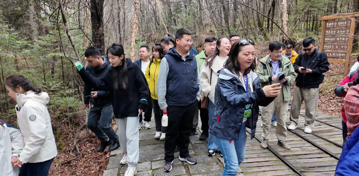 游客在景区游览（央广网发  伊春市委宣传部供图）
