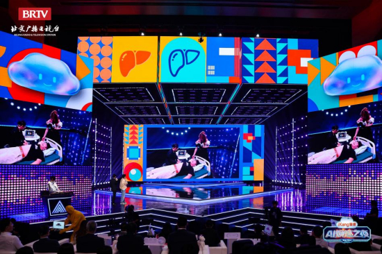 王主任现场进行肝脏无创定量检测