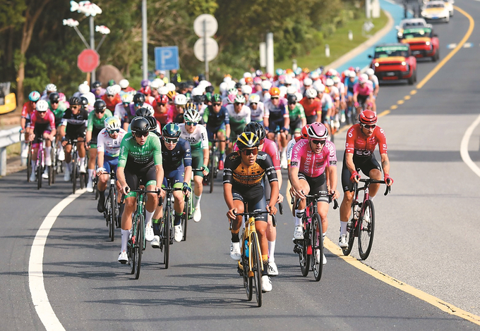 环太湖国际公路自行车赛搭建起推动长三角区域体育、经济、旅游融合发展的重要平台。 毛伟骏 摄 （视觉江苏网供图）