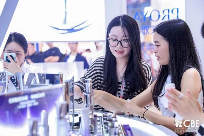 ▲珀莱雅股份携旗下七大品牌亮相第29届CBE中国美容博览会