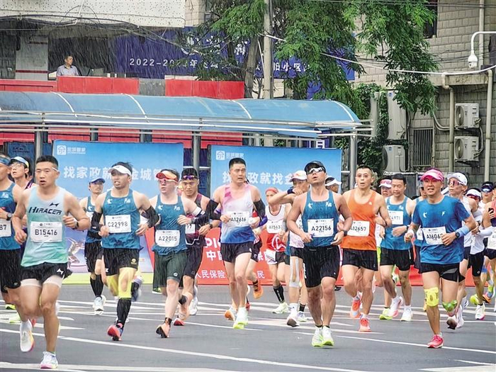 往届兰马赛盛况（资料图片）