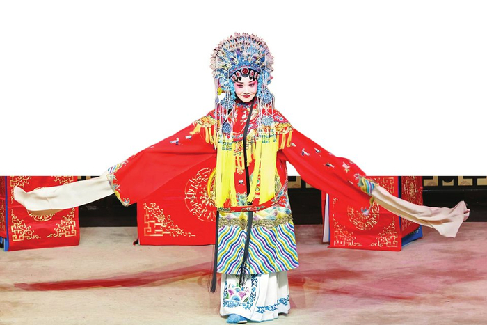 贾粉桃在演出中。图片由受访者提供