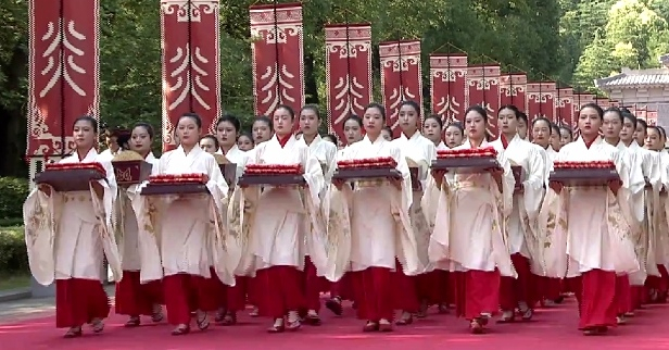 往届世界华人炎帝故里寻根节现场图