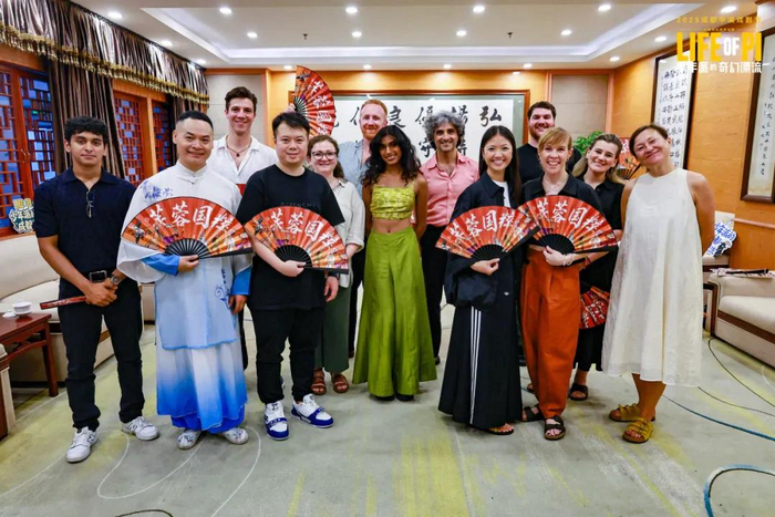 剧组赴四川省川剧院交流