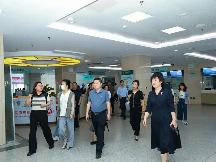 山东大学齐鲁医院一站式诊疗中心参访现场