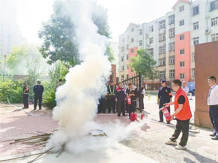     消防安全培训现场。本报记者 张欢 摄