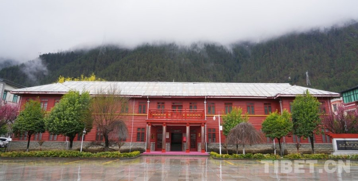 图为波密红楼 摄影：王茜