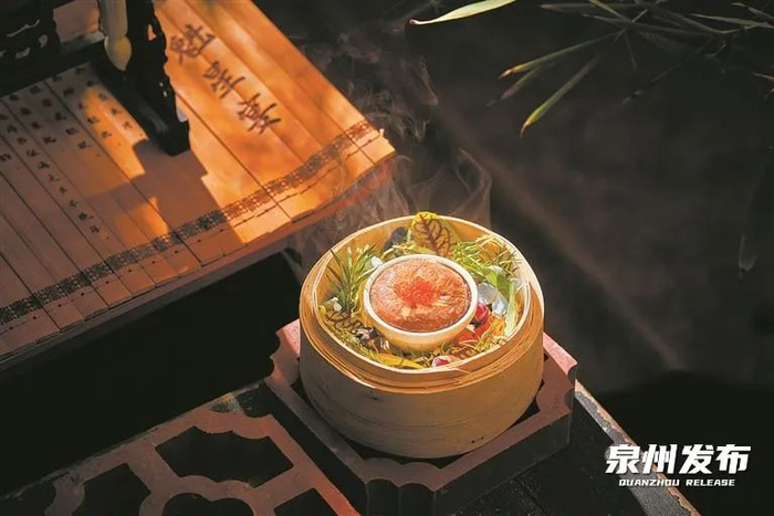 魁星点斗（茶油香菇酿虾胶）