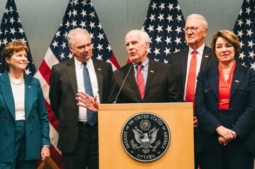 美国政客与加拿大官员会晤后举行记者会 《纽约时报》