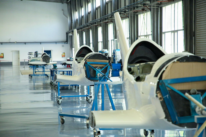 位于沧州市的鲨鱼飞机生产车间。受访者供图
