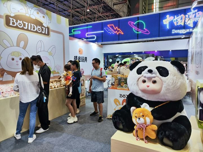 　　  漫博会上，潮玩成为一大亮点。新华社记者邓瑞璇 摄