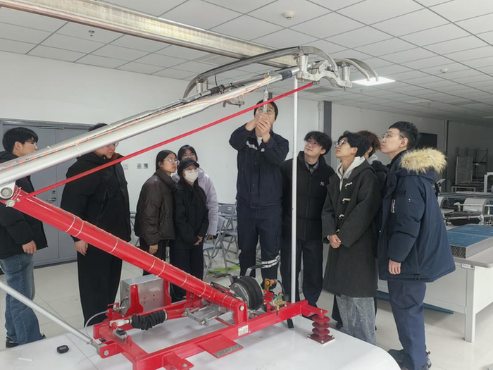 　　山东职业学院学生在宁波地铁岗位实习