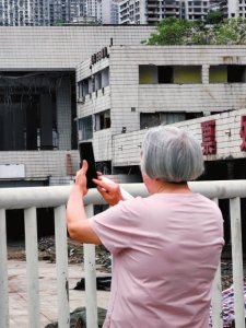 　　市民用手机记录重庆站的最后影像。马嘉豪摄