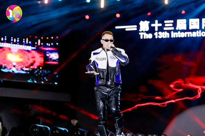 潮流音乐人卡斯柏表演现场