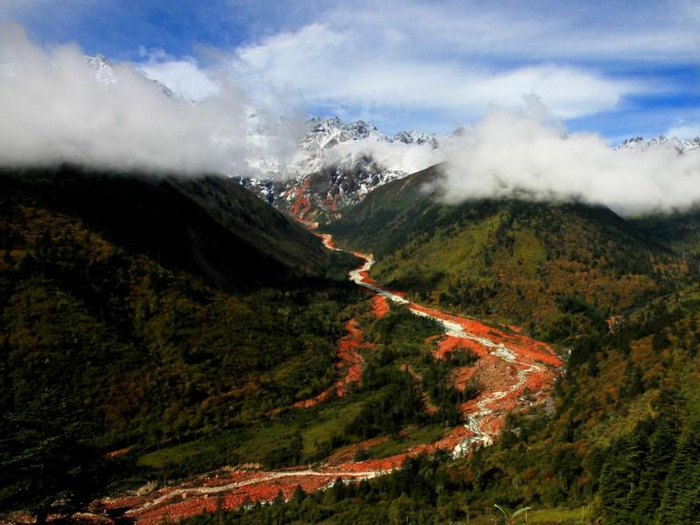 雅加埂红石滩（供图  甘孜州文化广播电视和旅游局）