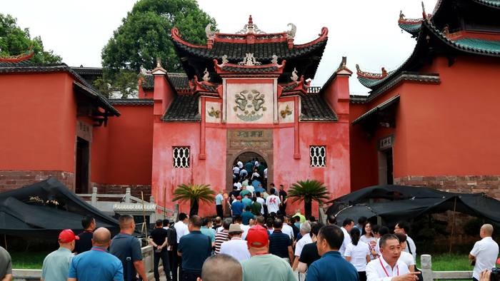 龙兴讲寺（邓浩然 摄）