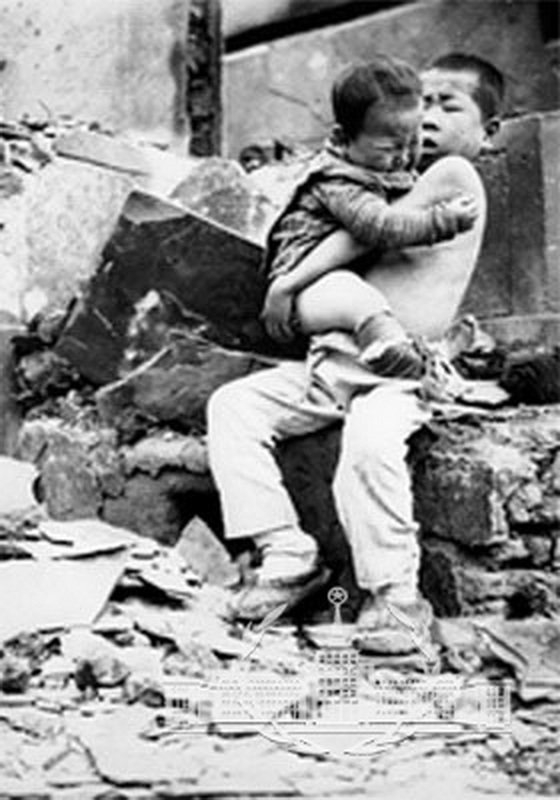 河北易县狼牙山被日军烧杀抢掠后的惨状。（1943年，刘峰摄）图自中国人民革命军事博物馆官网