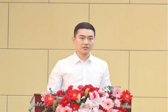 刘国飞先生作专题报告