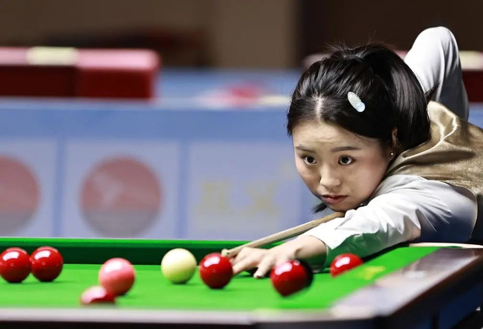 白雨露在比赛中。新华社记者 黄国保 摄