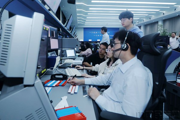 结束两地运行后，安徽空管分局全面在新桥开展保障业务工作（安徽空管分局供图）