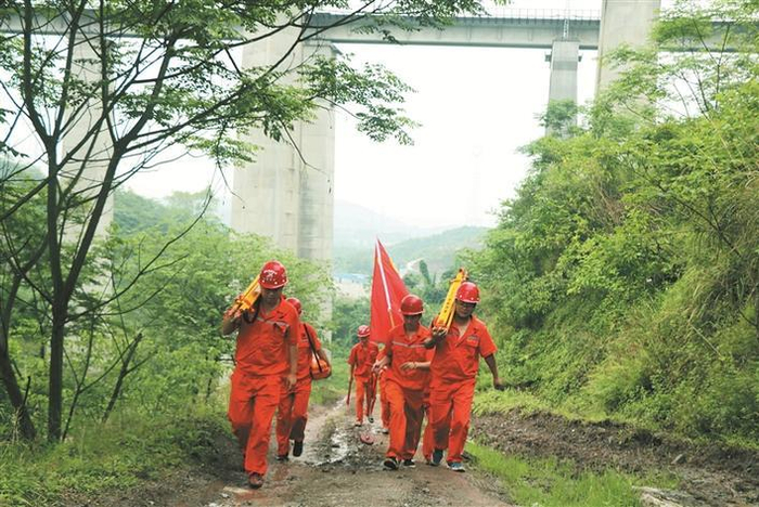     兵团建工集团重庆渝长项目部开展青年岗位大练兵活动（资料图片）。    兵团建工集团  供图