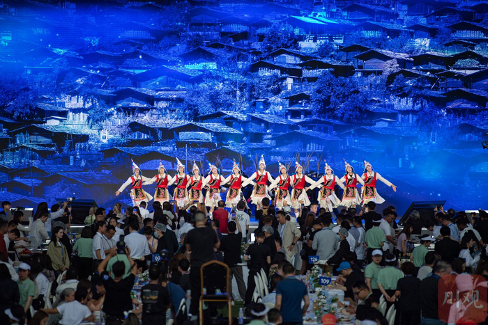 当晚举行的文艺演出