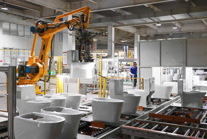   5月27日，惠达卫浴卫生陶瓷4号生产线在生产中。（受访单位供图）