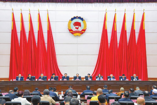 5月29日，省政协十三届十五次常委会议在昆明召开。通讯员 王德华 摄