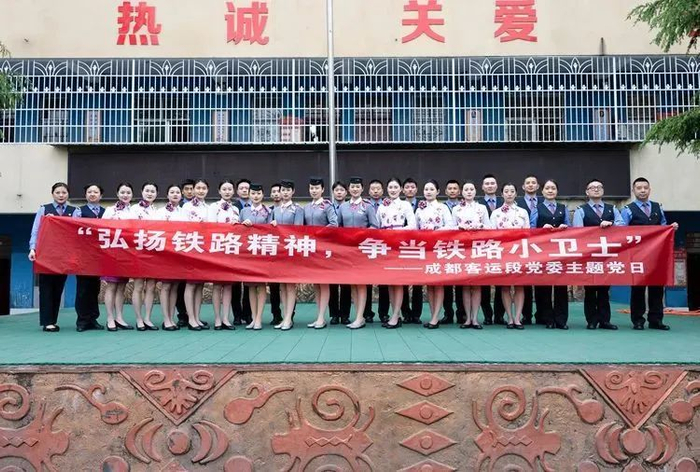 网友 新华QsVA0m/摄
