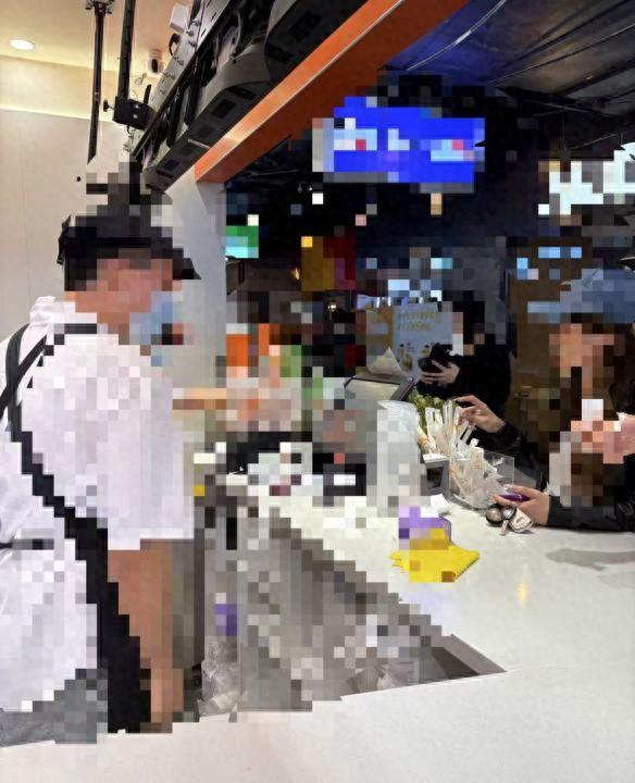 事发的奶茶铺。 杨书源 摄