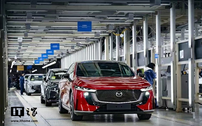 ▲ MAZDA 6e