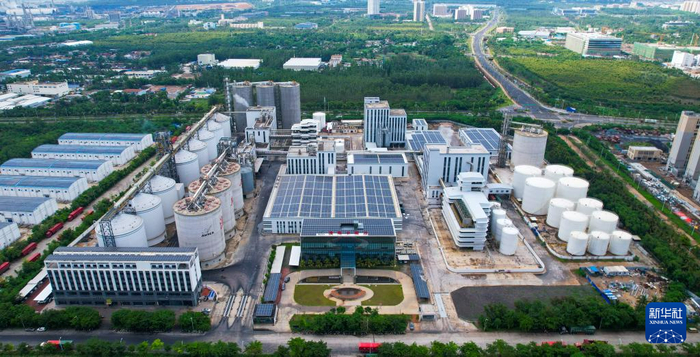 这是位于海南洋浦经济开发区保税港区的澳斯卡国际粮油有限公司（5月27日摄，无人机照片）。新华社记者 杨冠宇 摄