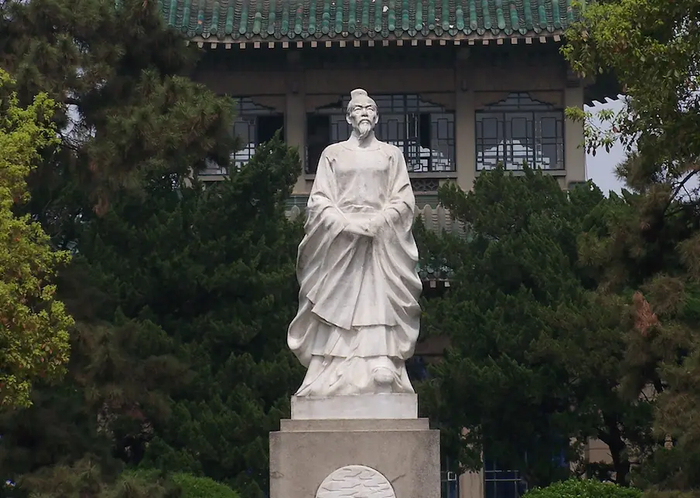 屈原精神代代相传。