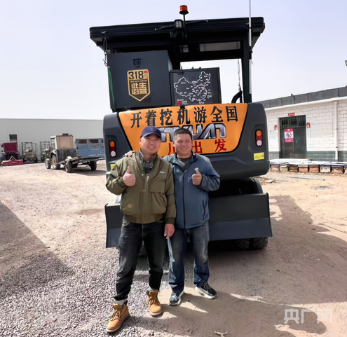 粉丝和何瑞祥合影（央广网发  受访者供图）