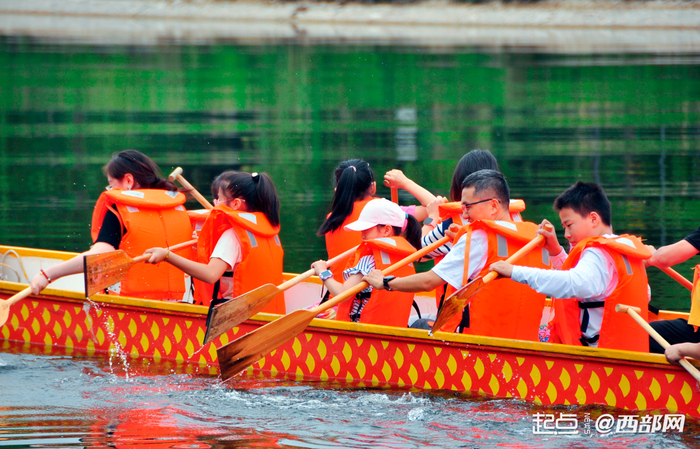 西安汉城湖端午龙舟体验仪式感拉满。