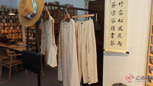 “一间茶舍”里的茶饰与茶挂 李玲 摄