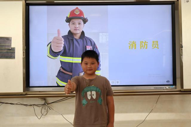 AI让孩子们看见梦想职业的自己 梁园摄