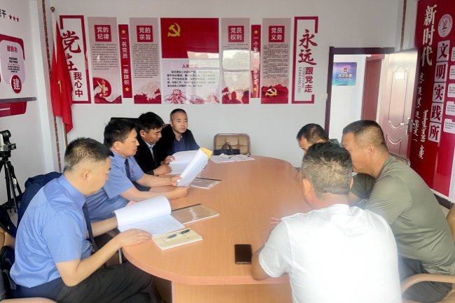 2024年6月，内蒙古自治区苏尼特左旗检察院干警跟踪回访检察建议落实情况。