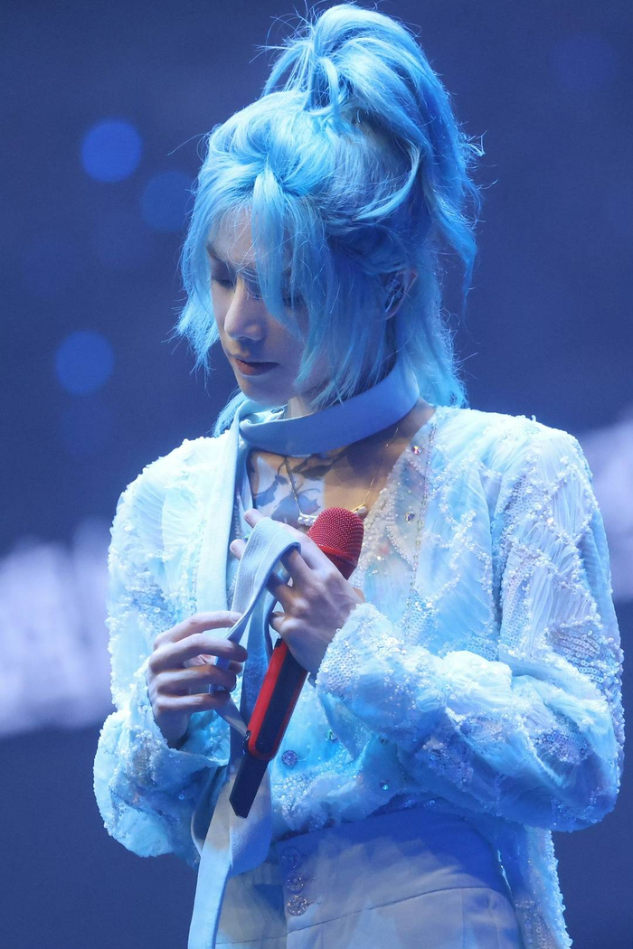 与歌迷约定的“蓝色高马尾”