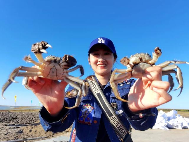 镇赉以龙头企业为引擎、多方协作为纽带，将大闸蟹特色产业生态红利转化为富民强县的持续动能。（潘晟昱 摄）