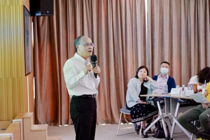 　　胡夕春教授 复旦肿瘤医院大内科首席专家