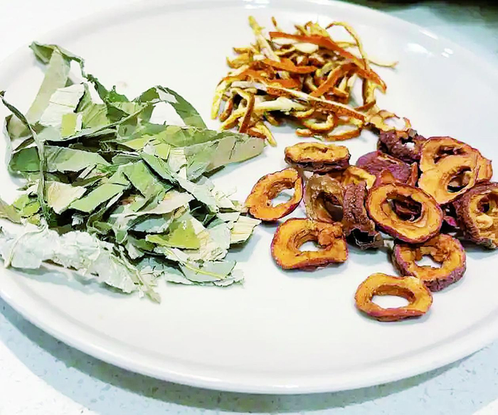     中医减重配方中常见的荷叶、陈皮和山楂